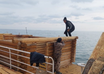 Ысык-Көлдө көлгө салынган мончо буздурулду (сүрөт)