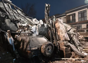 Алматыда жүргөн жер көчкү. Каза болгондордун жансыз денелери чыгарылды