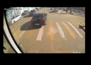 Бишкекте автобус менен жеңил унаанын катышуусунда жол кырсык катталды (видео)