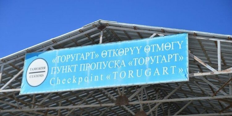 Кыргыз-кытай чек арасындагы өткөрүү жайлары 13-февралга чейин жабык болот