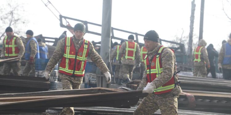 Бишкек ЖЭБдеги авариянын кесепеттерин жоюуга 557 кызматкер тартылды (видео)