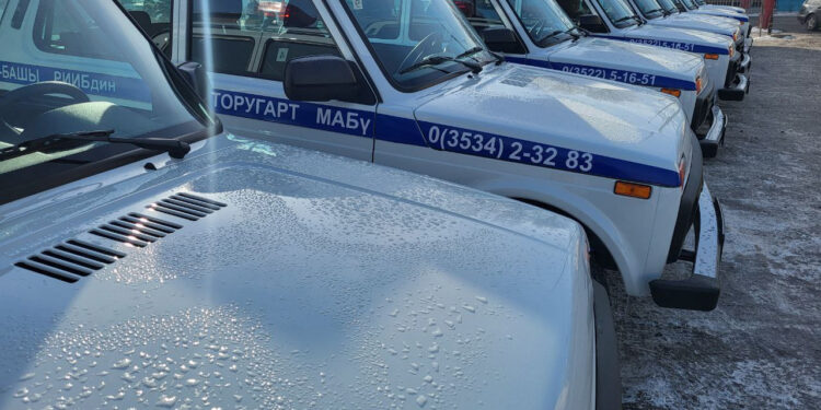 Нарын облустук милициясына 10 кызматтык унаа ташырылды (сүрөт)