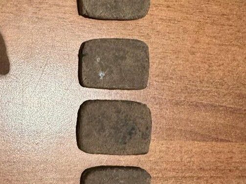 Жалал-Абадда 27 жаштагы 2 жигит кармалды. Алар баңгизат сатууга шектелүүдө