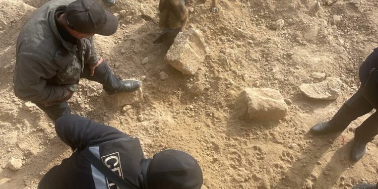 Баткенде мурда соттолгон жаран кайра камалды. Анын үйүнөн баңгизат табылган