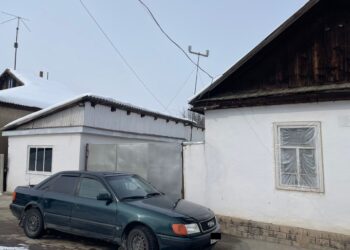 Караколдогу үйлөрдүн биринен майнинг ферма табылды (видео)