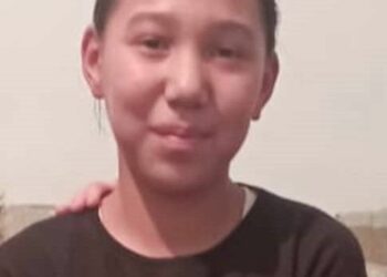 Жалал-Абадда 14 жаштагы Айбийке окуудан чыккан бойдон дайынсыз болууда