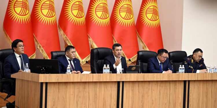 Садыр Жапаров ЖМК жетекчилери менен жолукту (сүрөт)