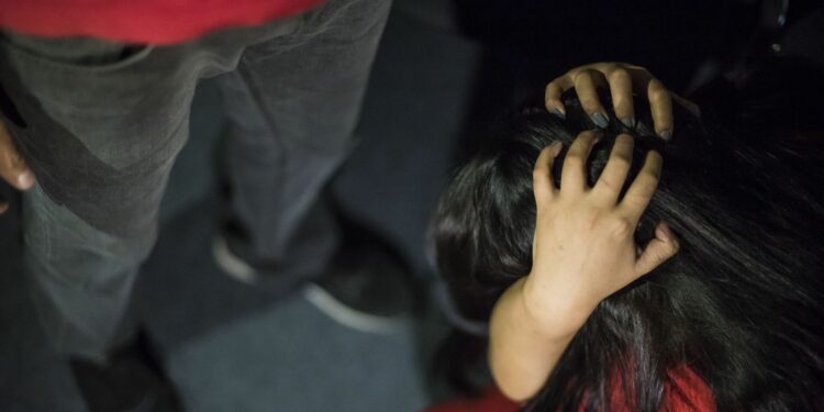 Сокулукта 13 жаштагы кыздын 9 жигит тарабынан кордолуп келиши. Милиция маалымат берди