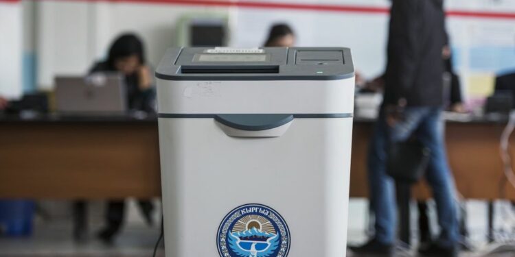 Кара-Суу округу боюнча депутаттыкка 8 адам талапкерлигин көрсөттү