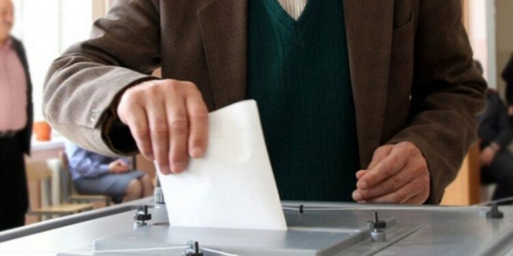 Кара-Суу жана Баткен округу боюнча шайлоого талапкерлигин көрсөткөндөрдүн тизмеси