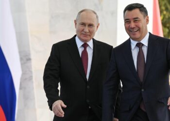 Садыр Жапаров Владимир Путинди куттуктады