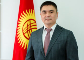 БШК Айбек Осмоновдун ыйгарым укуктарын мөөнөтүнөн мурда токтотту