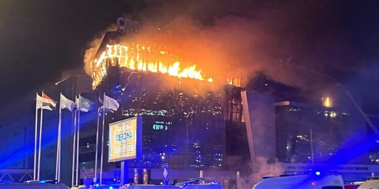 «Крокус сити холлдогу» ок чыгаруу: Министрлик каза болгондордун үчөө балдар экенин билдирди