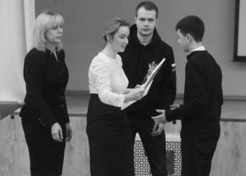 Орусиядагы каргашада эрдик көрсөткөн 15 жаштагы Ислам сыйланды