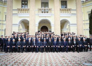 Башкы прокурор Ак калпак майрамы менен өзгөчө куттуктады