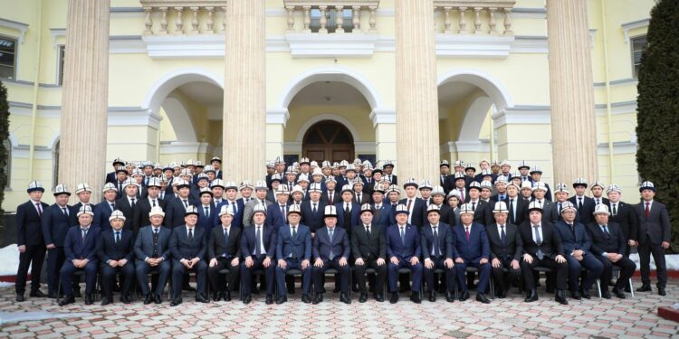 Башкы прокурор Ак калпак майрамы менен өзгөчө куттуктады