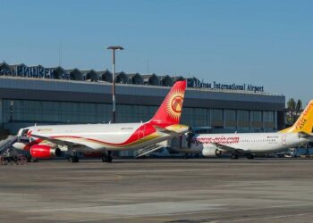 Ички каттамдардагы учакка билет баасы 4 миң сомдон ашпайт. Кайсы учурда кымбат болушу мүмкүн?