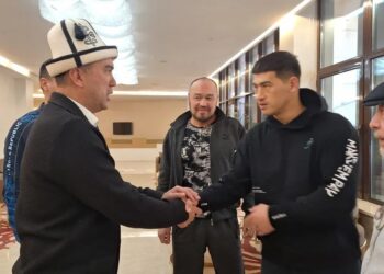 Дүйнө чемпиону Дмитрий Бивол Чолпон-Атага машыгууга барды