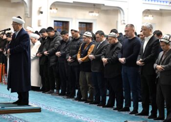 Садыр Жапаров Бишкекте ооз ачар өткөрдү