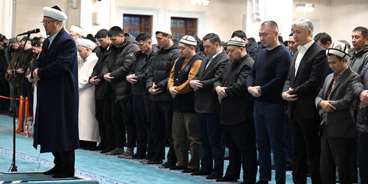 Садыр Жапаров Бишкекте ооз ачар өткөрдү