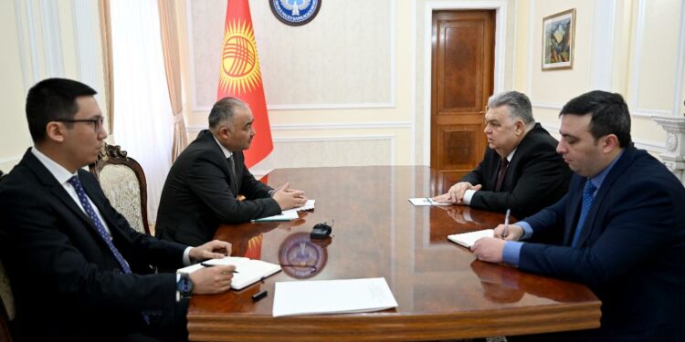 Нурланбек Шакиев Азербайжанга расмий иш сапары менен барат