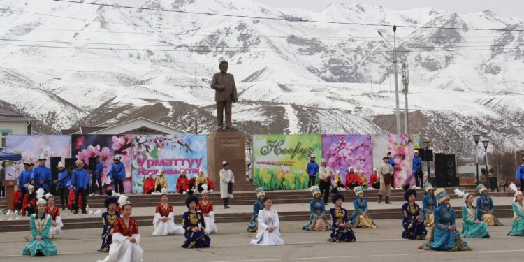 Нарын шаарында Нооруз майрамы кандай белгиленди? (сүрөттөр)
