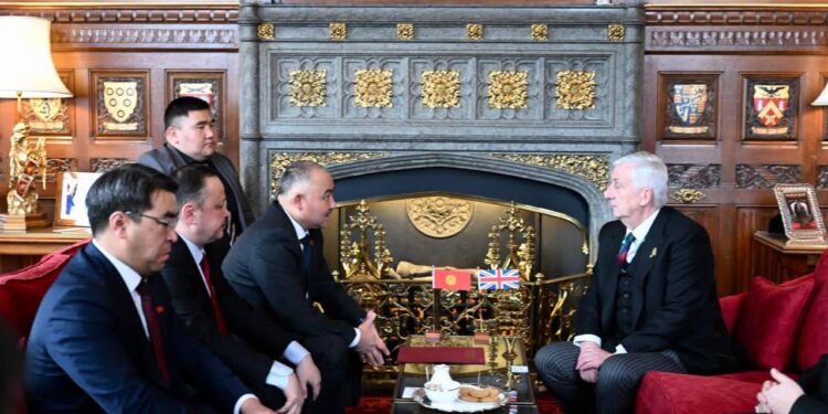 Нурланбек Шакиев Улуу Британиянын жана Ирландиянын парламентинин Общиналар палатасынын төрагасы менен жолукту