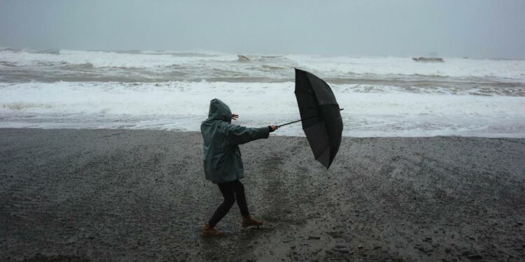 Балыкчыда түнү катуу шамал катталды