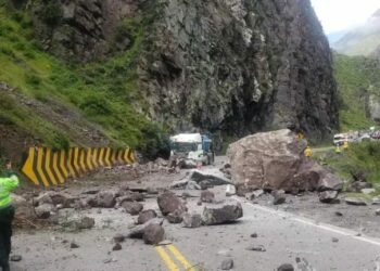 Перуда кулаган таш унааны басып калгандагы видео жарыяланды