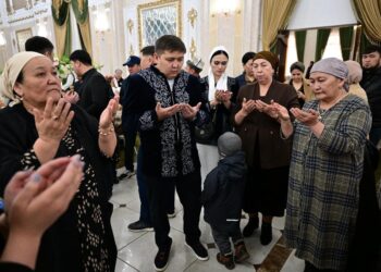 Тай-Мурас Ташиев 600дөй аялга майрамдык маанай тартуулады