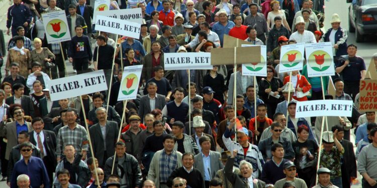 Президент Садыр Жапаровдун 24-Марттагы Элдик революция күнүнө карата кайрылуусу