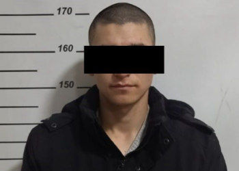 Жалал-Абаддагы базарда киши колдуу болгон жаран. Шектүү катары 21 жаштагы жигит кармалды