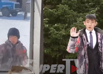 Англисче ырдап, жылдызы жанган суусамырдык бала видео тууралуу айтып берди