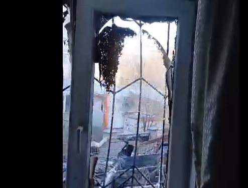 Бишкекте 2 кабаттуу үйдөн чыккан өрт өчүрүлдү (видео)