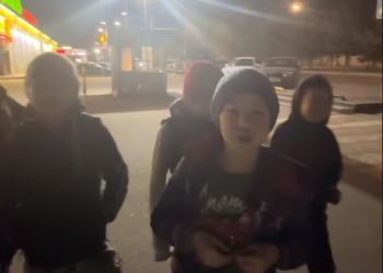 «Чемпион болуңуз дебейсиңерби?». Айсулуу Тыныбековага жарамазан айтып, бата берген балдар (видео)