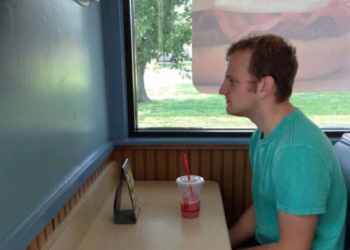 Жалгыздык адамдын ден соолугуна спирт ичимдиктеринен да зыян экенин аныкташты