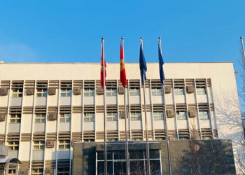 ТИМ кыргызстандыктарга Орусияга баруудан баш тартууну сунуштады