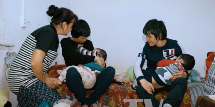 «Майыптыгы бар эки кызым зордукталып жүрүптүр, экөө тең төрөдү» дейт апасы