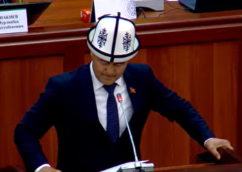 «Матраимов менен байланышы жок кайсы саясатчы бар?». Атазов башкы прокурорду атады