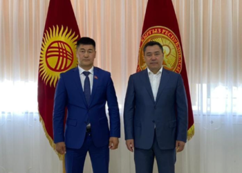 «Аксакал, көк сакалдарды кабыл алдым». Садыр Жапаров Атазовдун нааразычылыгына жооп берди