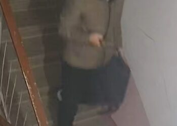 «Кызыңыз жол кырсыгына кабылды» деп алдап, акча алган курьер кармалды