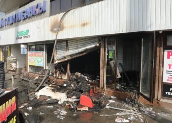 Бишкектеги соода борбордон чыккан өрт өчүрүлдү (сүрөт)