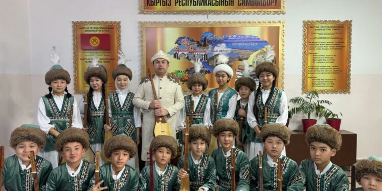 Дастанчы Азиз Батыровдун шакирттери эл аралык сынакта Кыргызстандын намысын коргойт