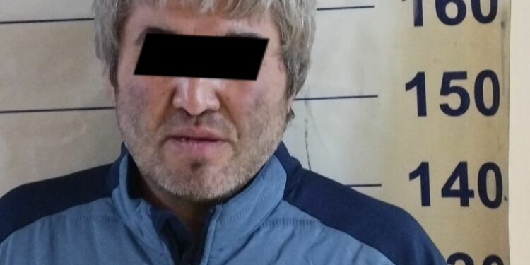 Бишкекте бычак кармап, милиция кызматкеринин сол чөнтөгүн айрып салган жаран кармалды