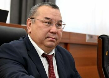 Депутат Балбак Түлөбаевдин апасы көз жумду. Ал 90 жашта болчу