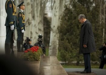 «14 жылдын ичинде көп нерсе өзгөрдү». Атамбаевдин 7-апрель элдик революция күнүнө карата кайрылуусу