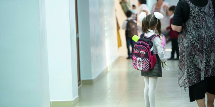 1-класска баласын каттай турган ата-эне алдын ала эмнени эске алуусу керек? (видео)