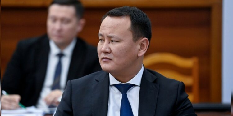 Депутат Эмил Жусуповдун мандатын тапшыруу боюнча БШКга арыз бергени айтылды