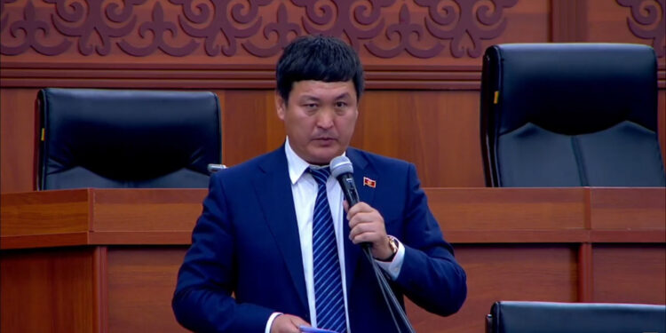 «Жалаң түштүк аймагынан болуп калыптыр». Жусупбек Коргонбай уулу комиссияны кайрадан түзүүнү сунуштады