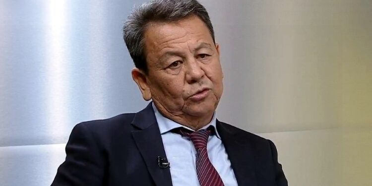 Камчыбек Ташиев Өмүрбек Суваналиевди сынга алып, эмнеге кызматтан алынганын айтты